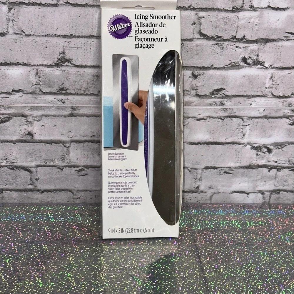 Wilton Cake Icing Smoother 9 in X 3 in Stainless Steel NEW IN BOX